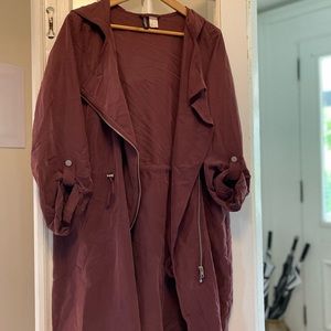 Drapey lightweight jacket in a dusty plum color. Great fabric, cinch sides.